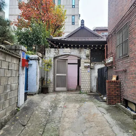 Bluebird Guesthouse - Foreign Only