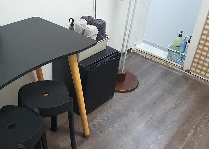 Bluebird - Foreign Only Hostel