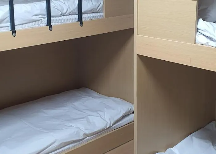 Bluebird - Foreign Only Hostel