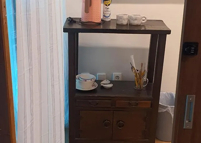 Hostel Bluebird - Foreign Only *