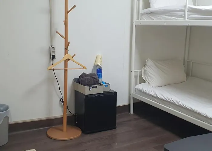 Hostel Bluebird - Foreign Only *